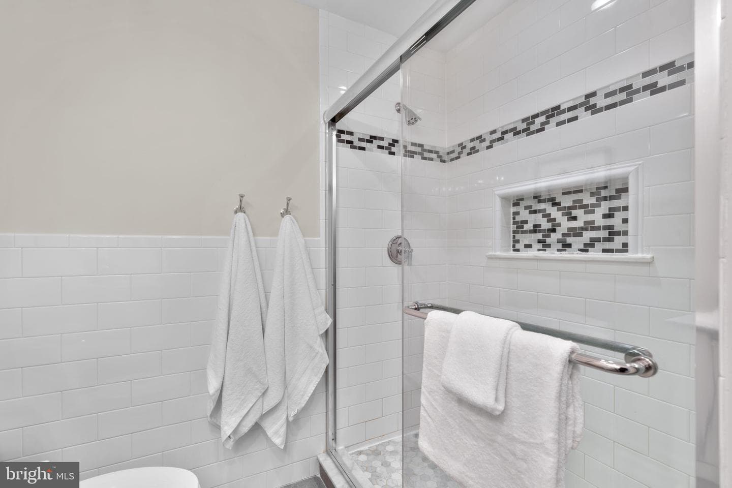 8525 Trail View Drive photo 30