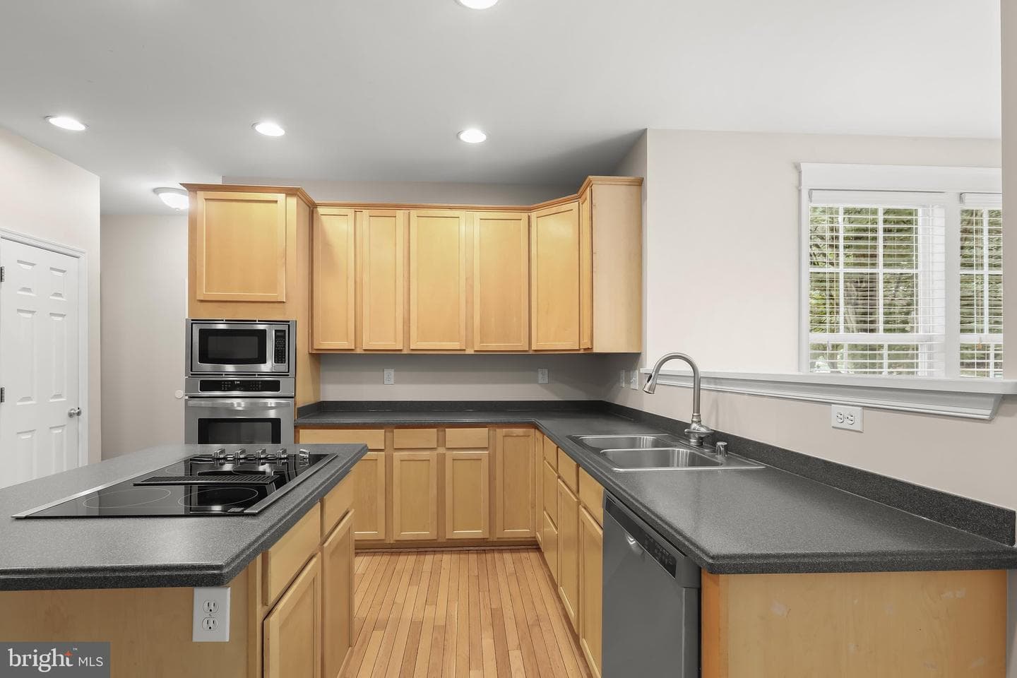 6111 Rippling Tides Terrace photo 28