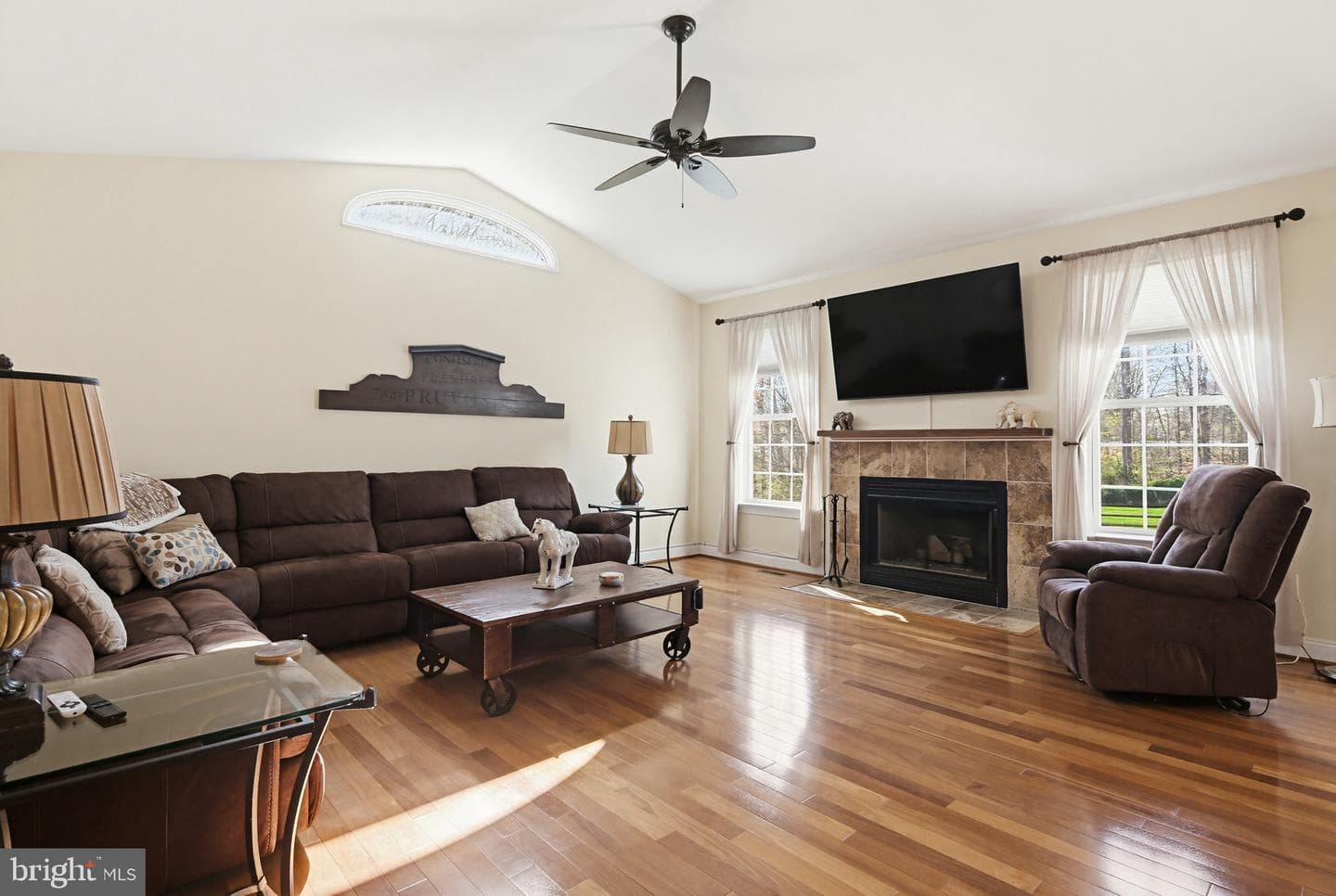 8951 Chapel Avenue photo 10
