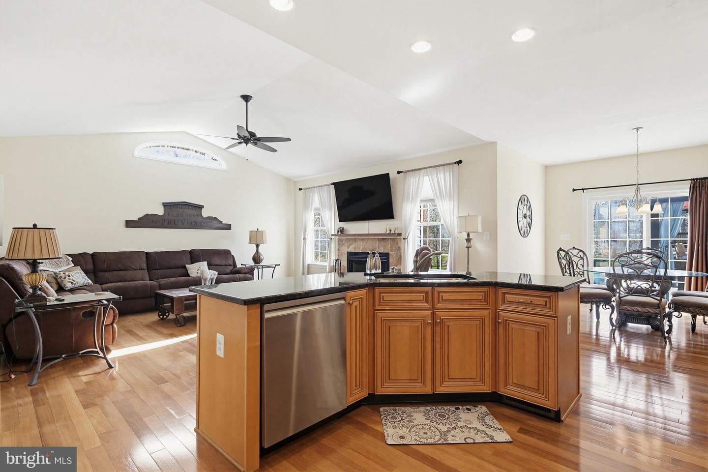 8951 Chapel Avenue photo 14