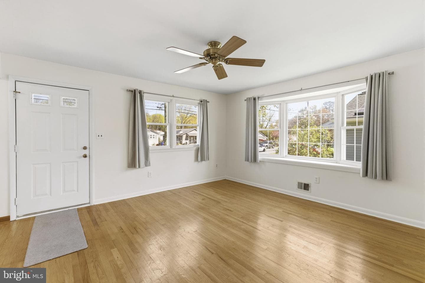 9827 Robinson Boulevard photo 3