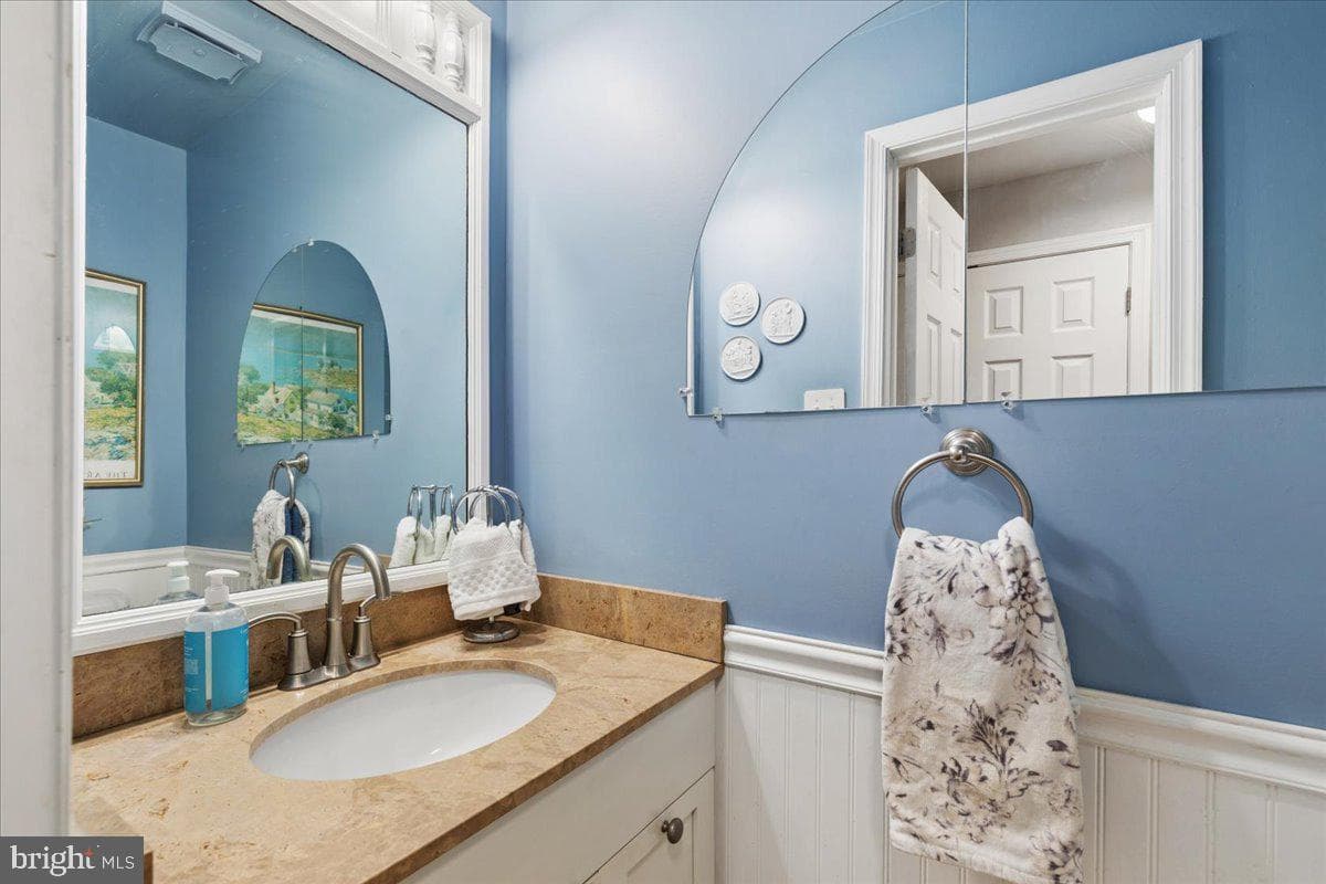 5889 Morningbird Lane photo 4