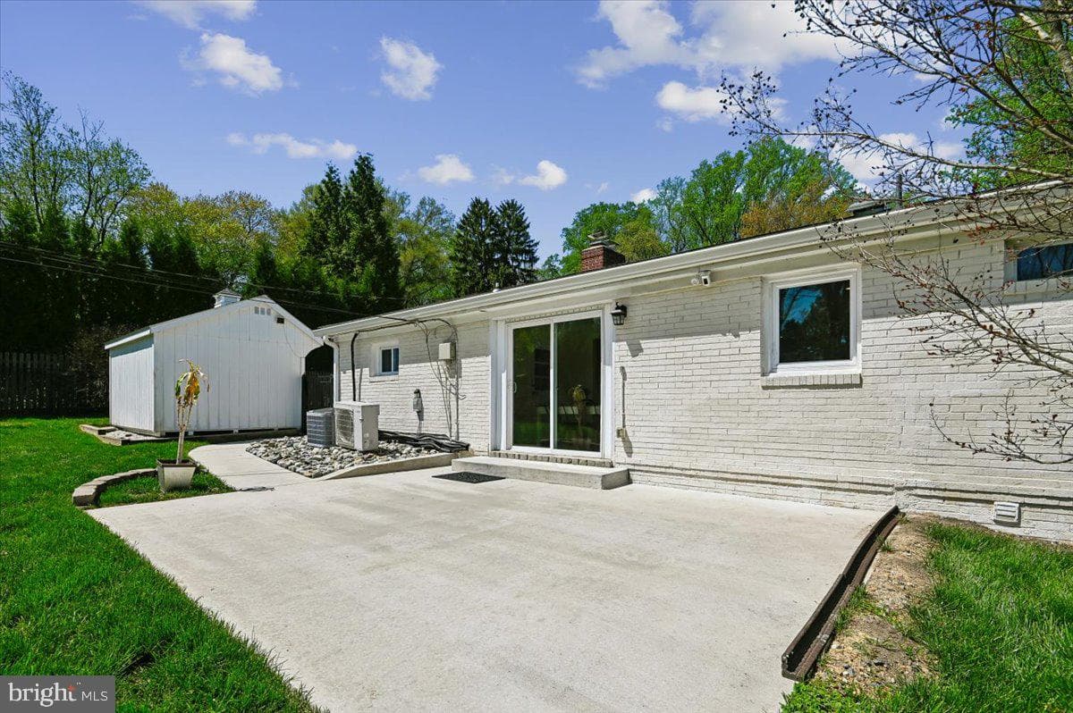 10121 Colonial Drive photo 27
