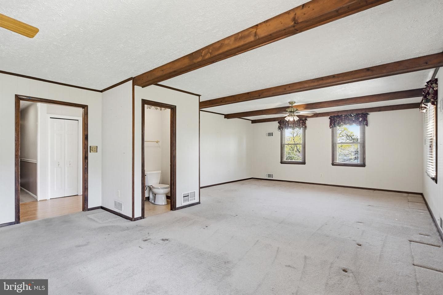 15884 Meadow Walk Road photo 12