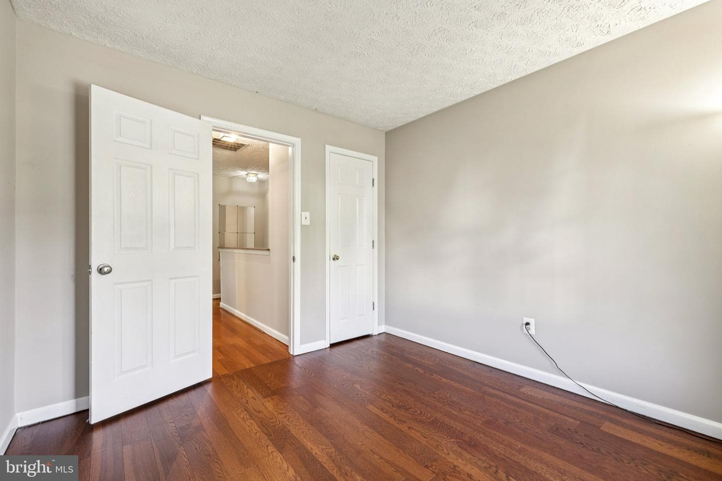 9608 Norfolk Avenue photo 8