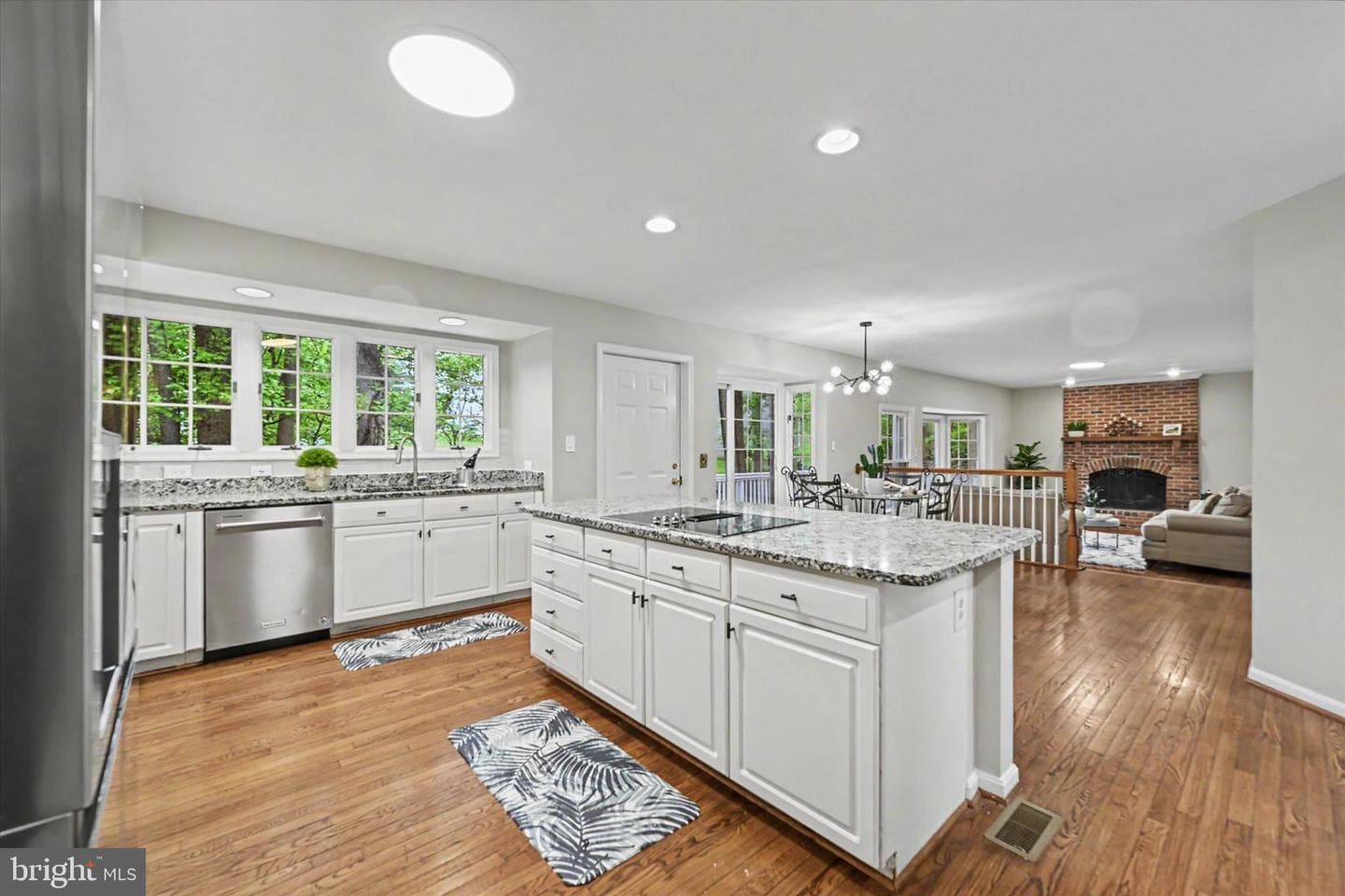 8033 Crest Road photo 13
