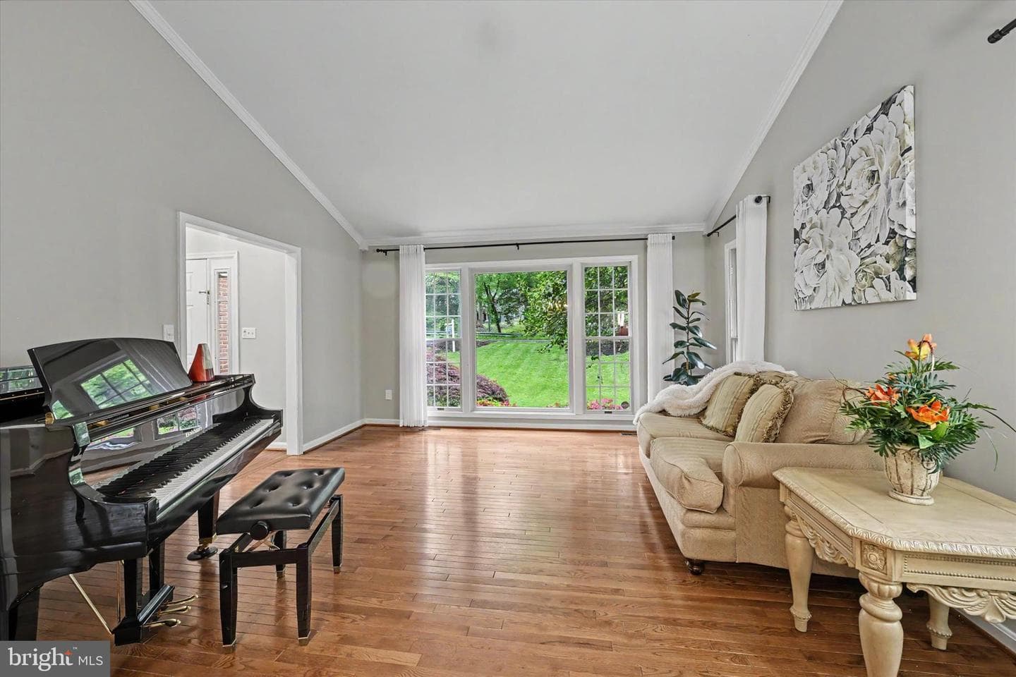 8033 Crest Road photo 3