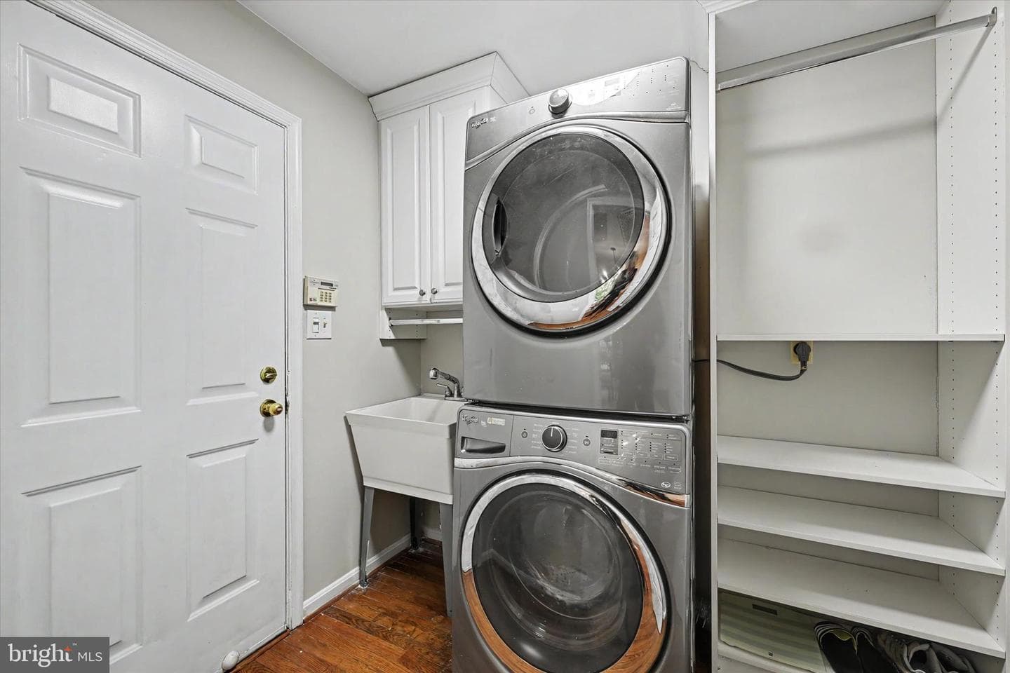 8033 Crest Road photo 34