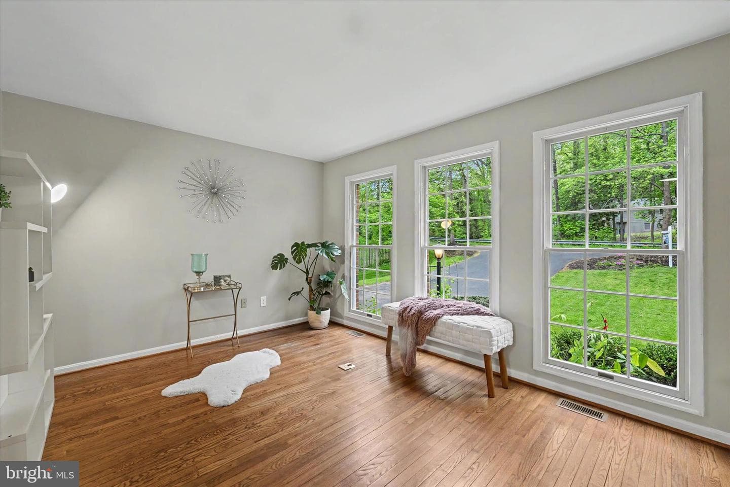 8033 Crest Road photo 5
