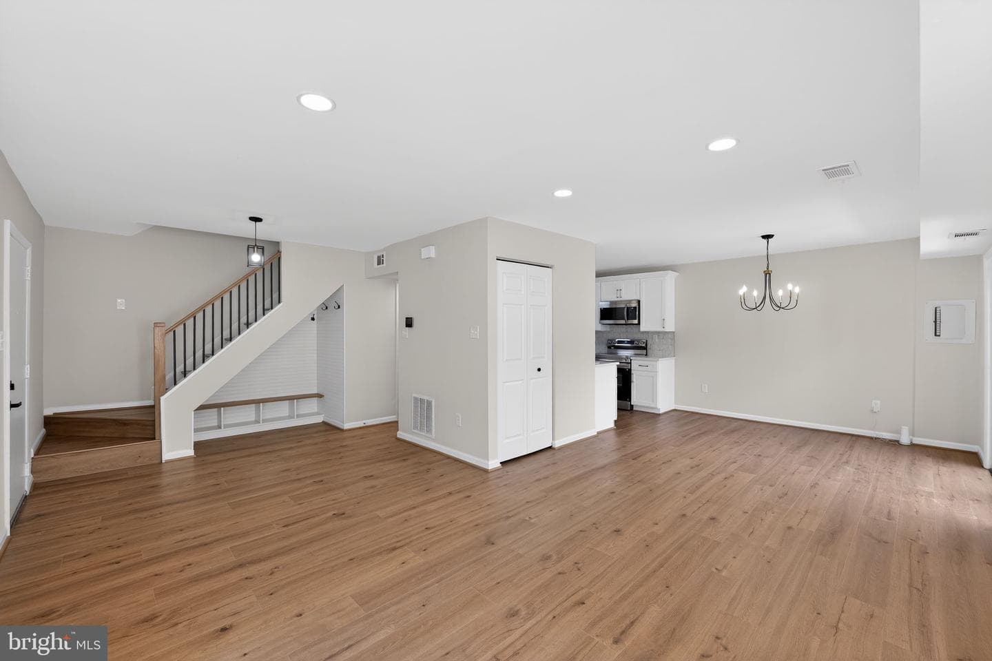 9492 Timesweep Lane photo 3