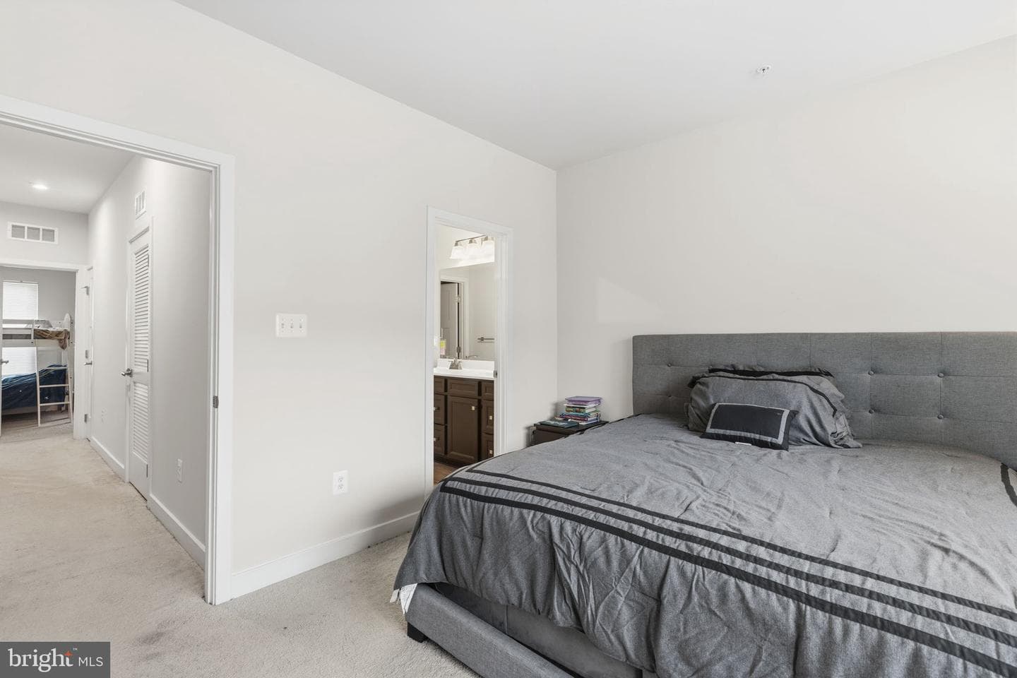7046 Pramila Place photo 11