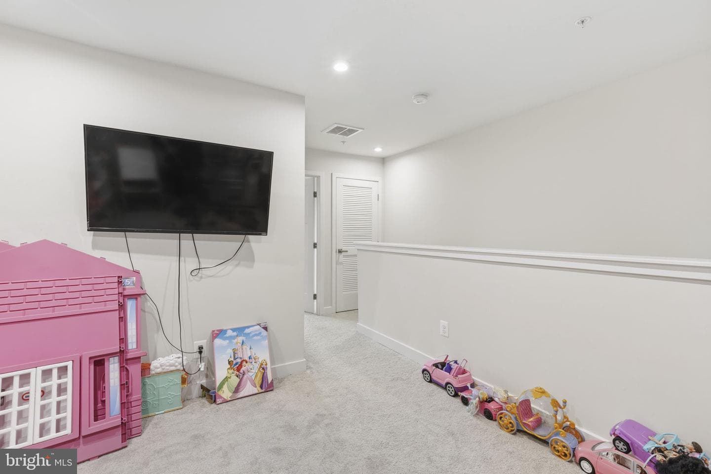 7046 Pramila Place photo 17