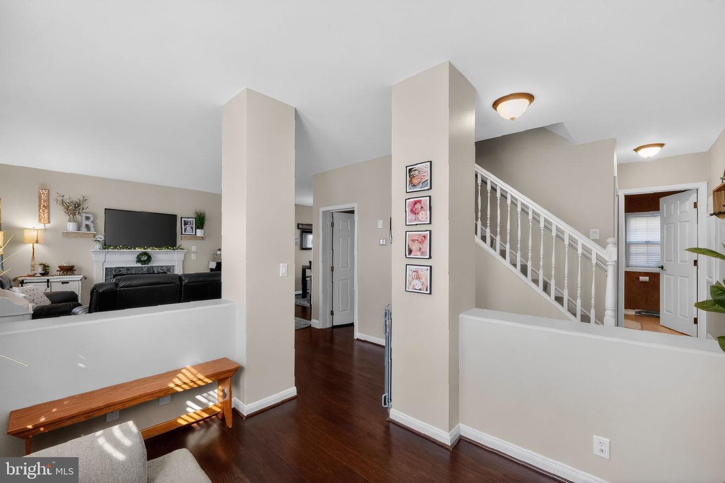 7548 Cove Point Way photo 2