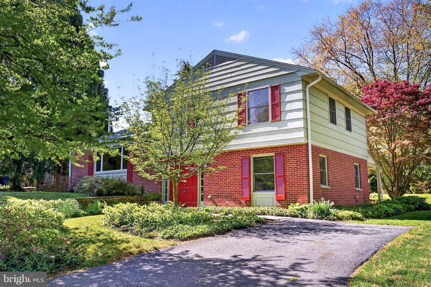 9221 Spring Valley Road photo 5