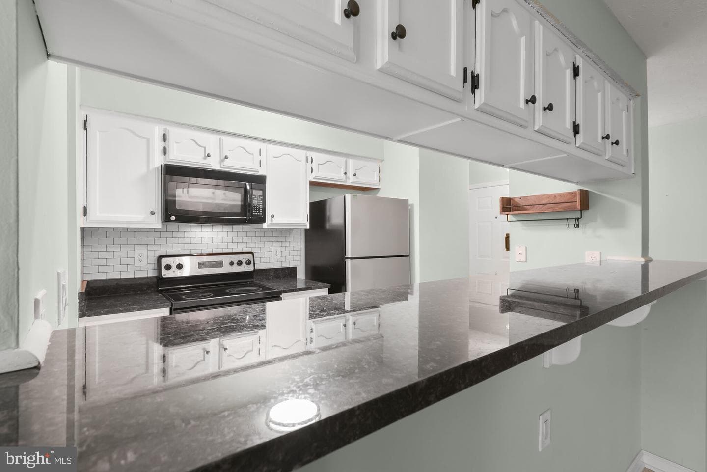 6205 Sandpiper Court #201 photo 6