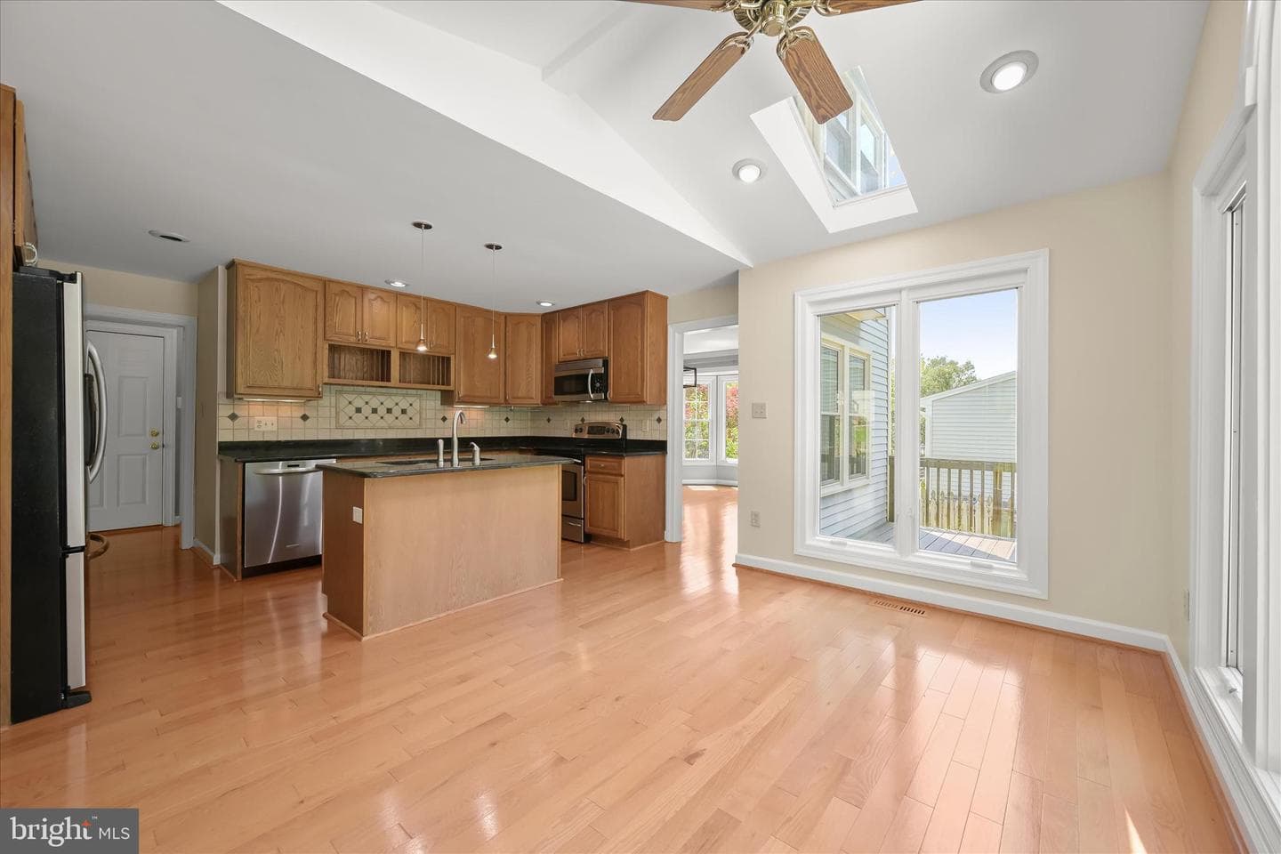 8649 Goldenstraw Lane photo 23