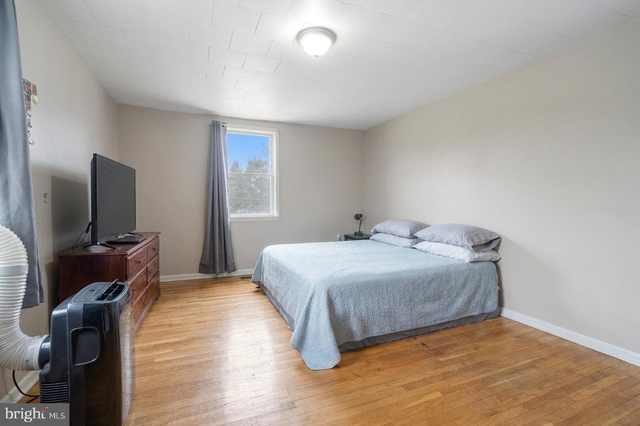 16700 Frederick Road photo 27