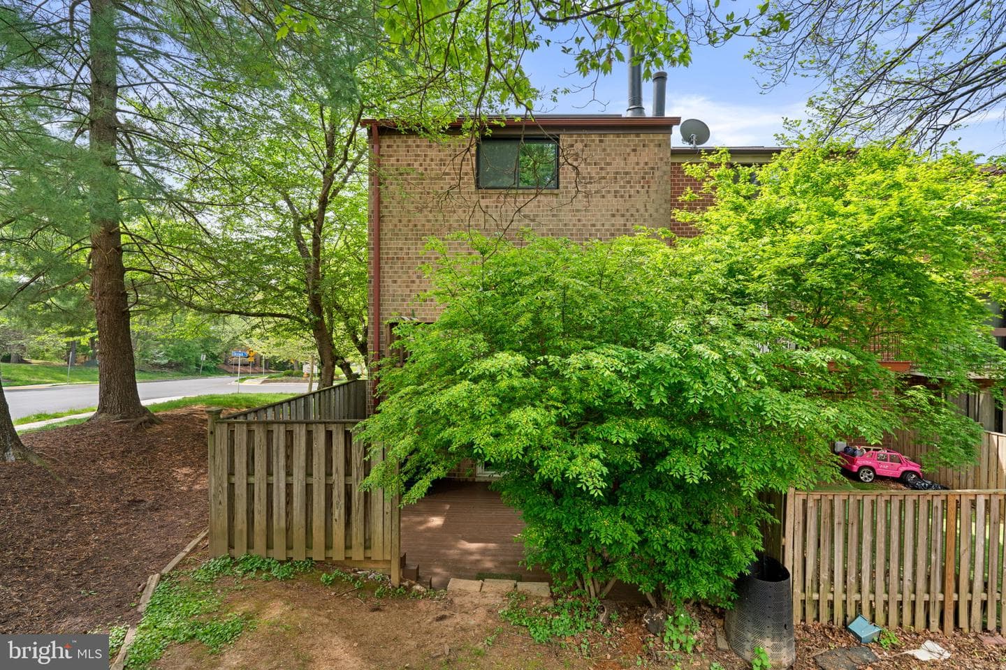 8902 Skyrock Court photo 4