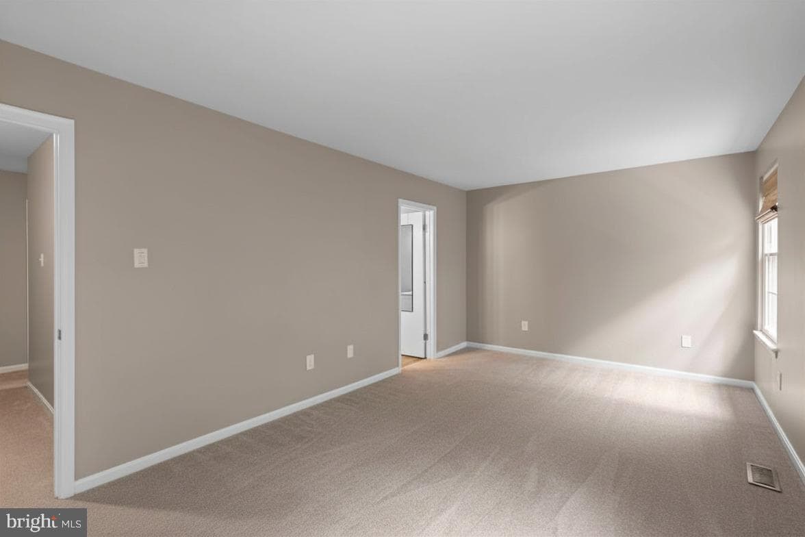 10314 College Square photo 20