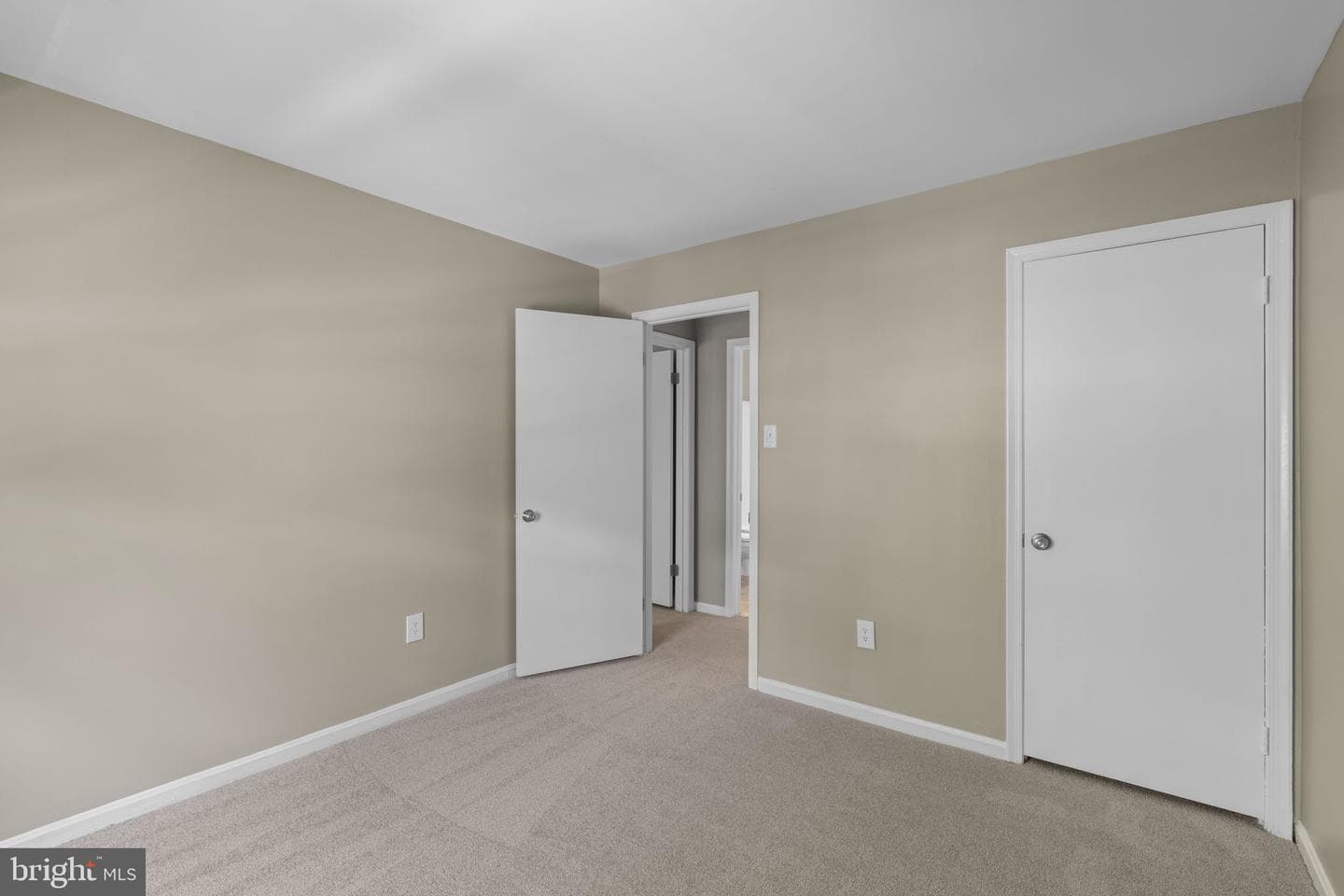 10314 College Square photo 26