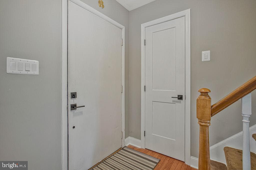 5220 Farm Pond Lane photo 2
