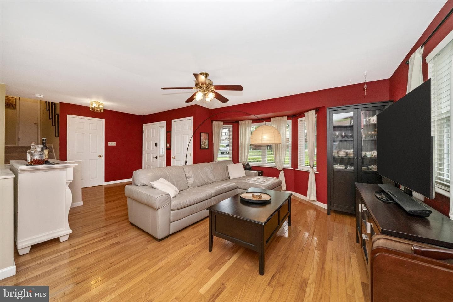 6334 Euclid Avenue photo 5