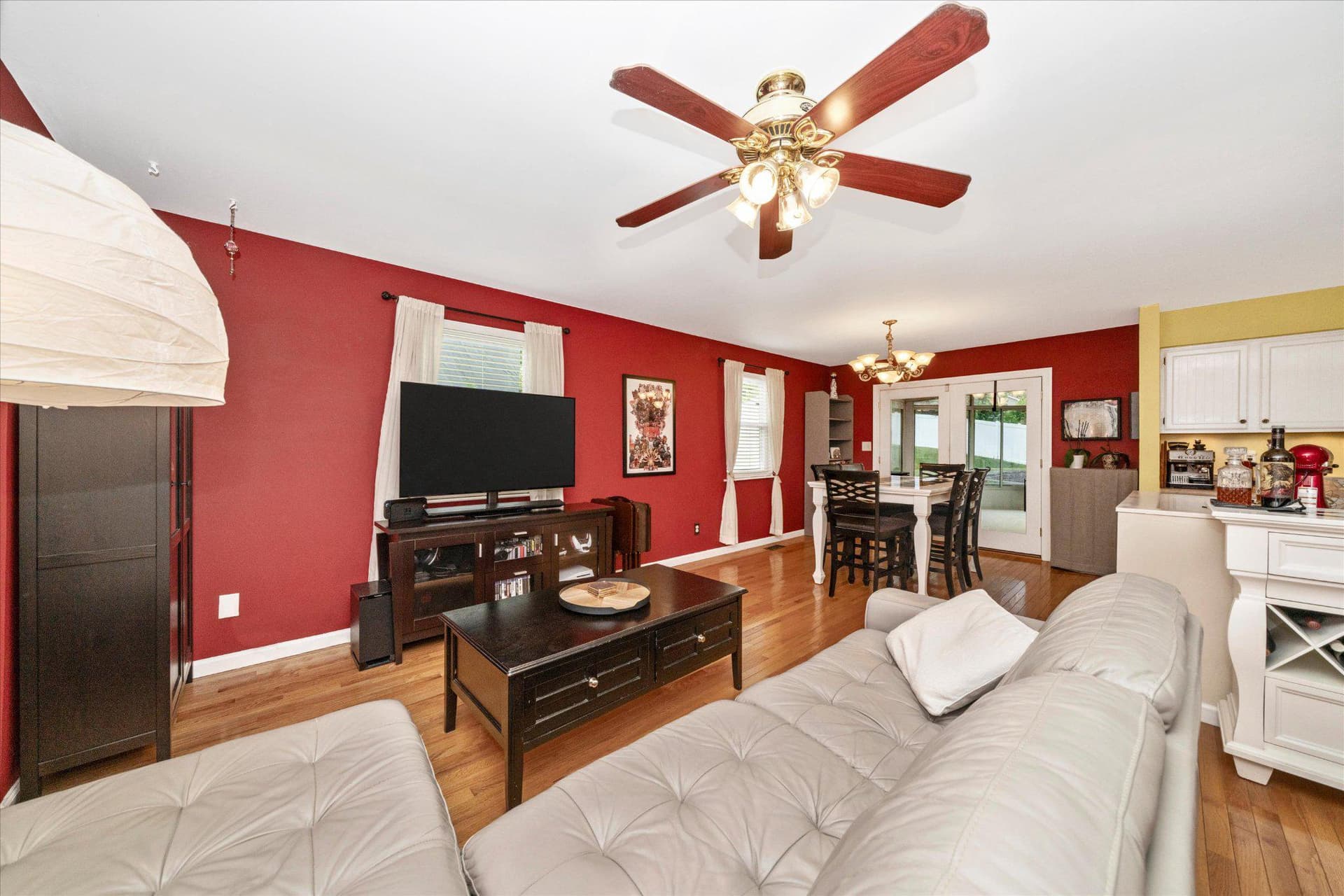 6334 Euclid Avenue photo 6