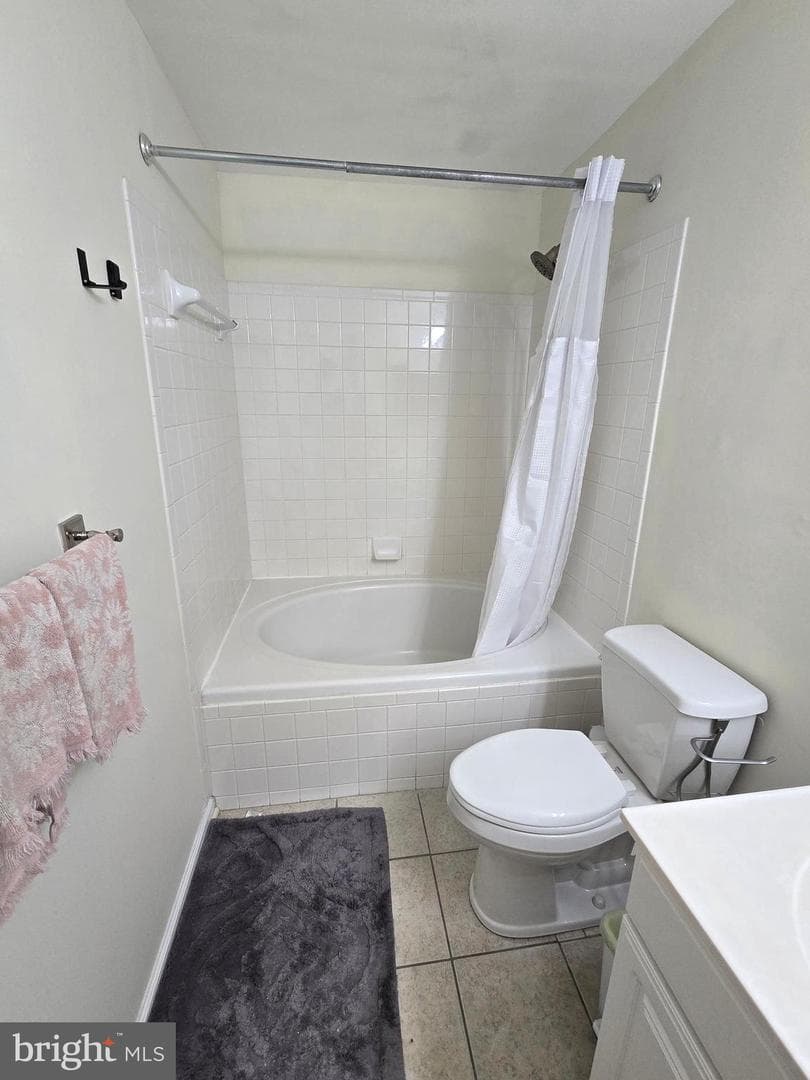 5835 Wyndham Circle #201 photo 20