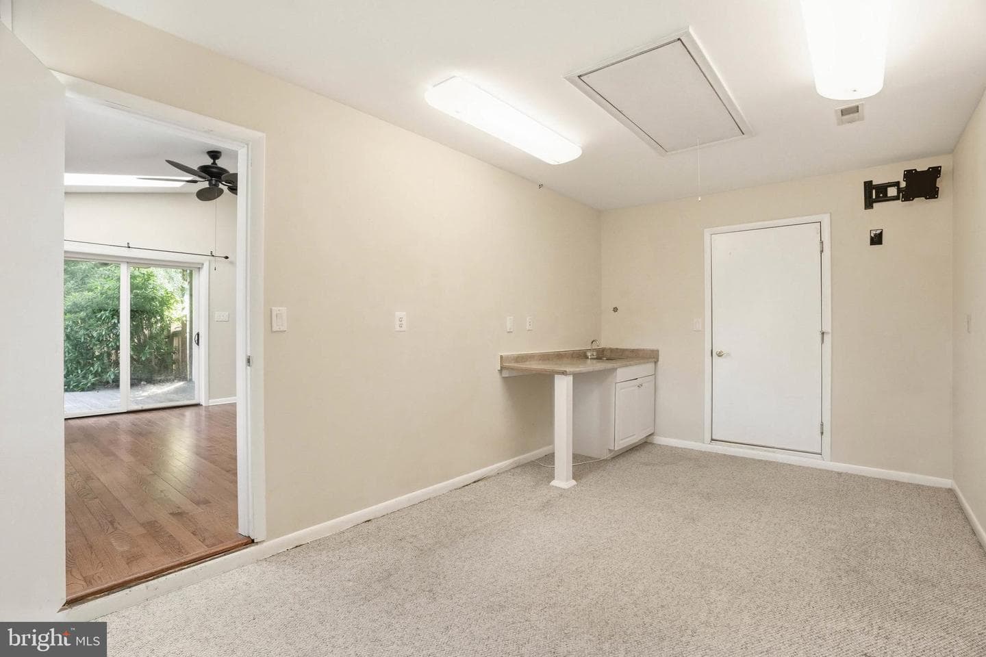 6717 Sewells Orchard Drive photo 16