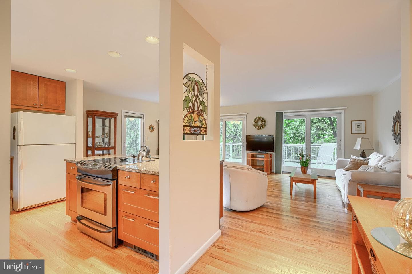 6706 Allview Drive photo 2