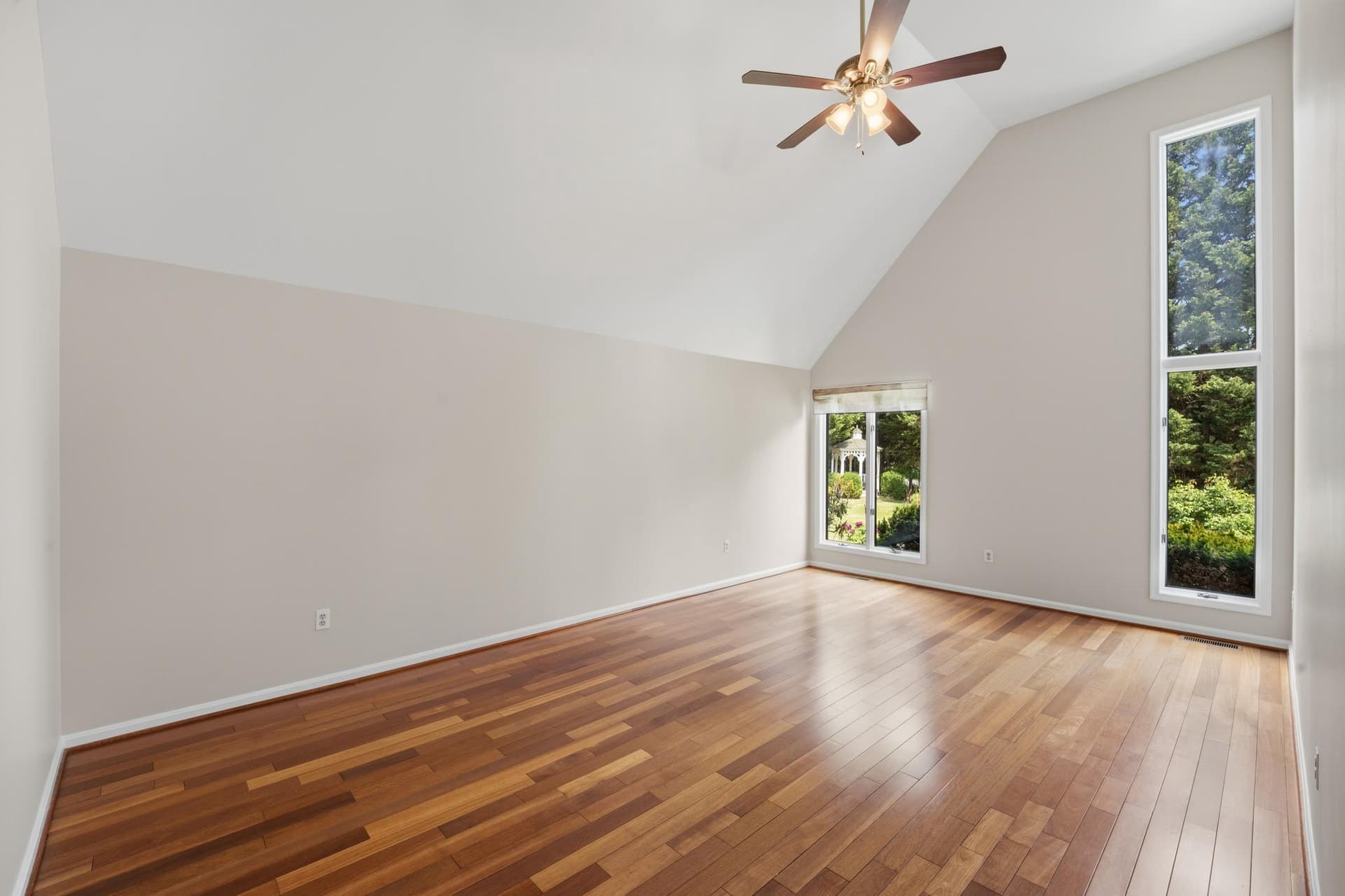 7426 Oakcrest Lane photo 10