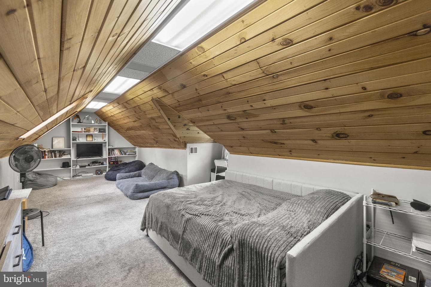14106 Howard Road photo 28