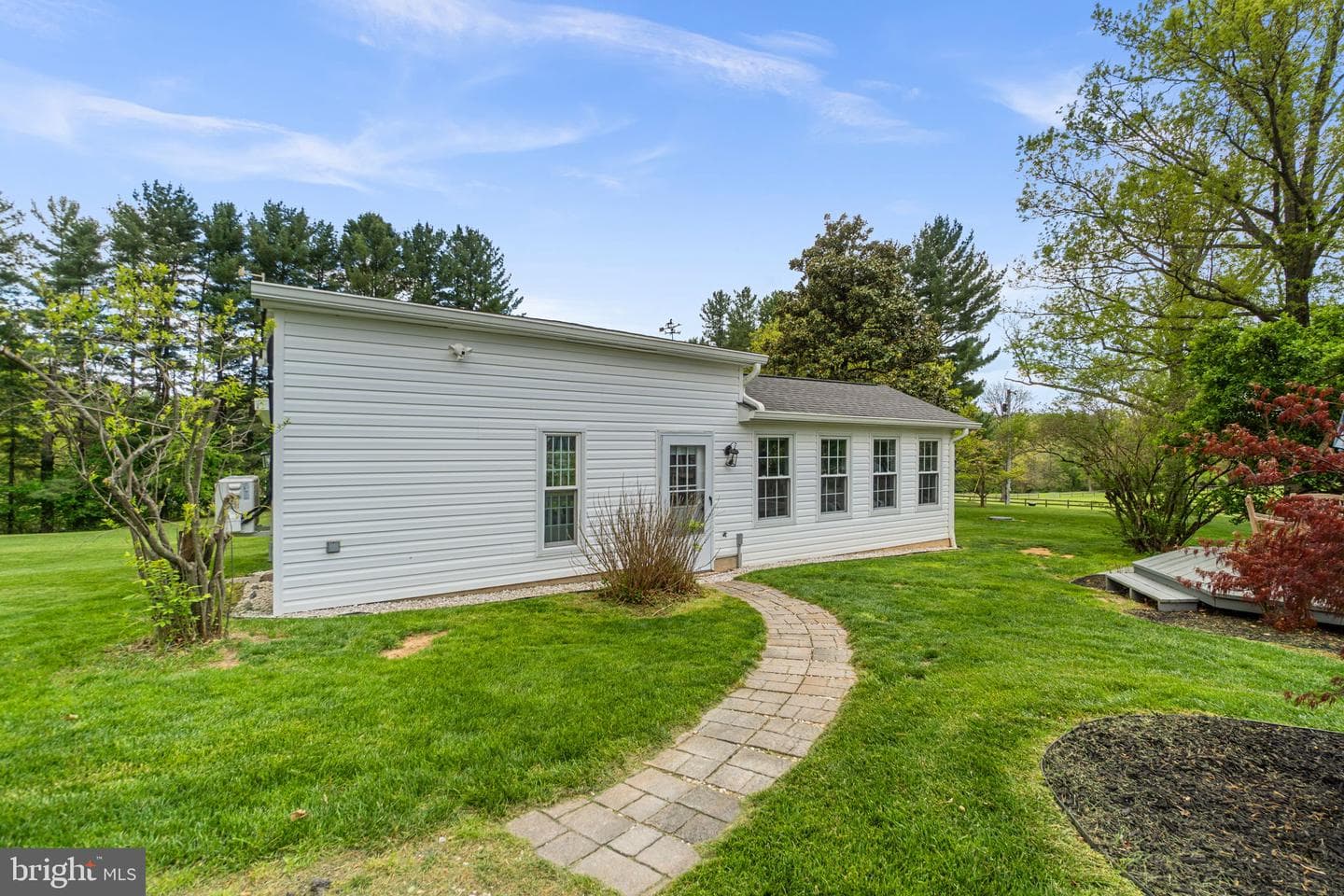 14106 Howard Road photo 32