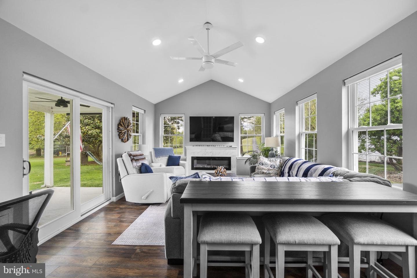 14106 Howard Road photo 33