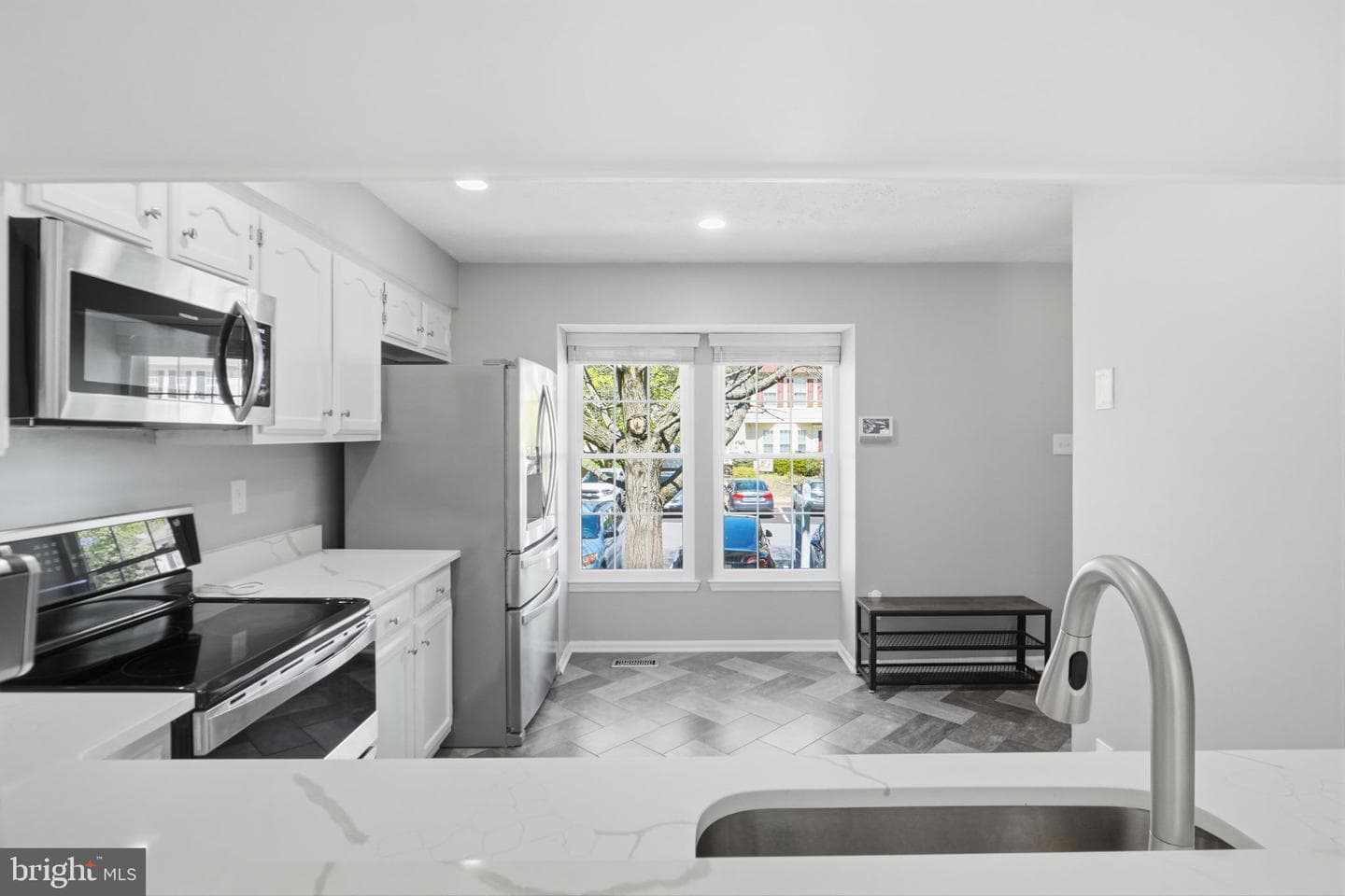 8587 Black Star Circle photo 6