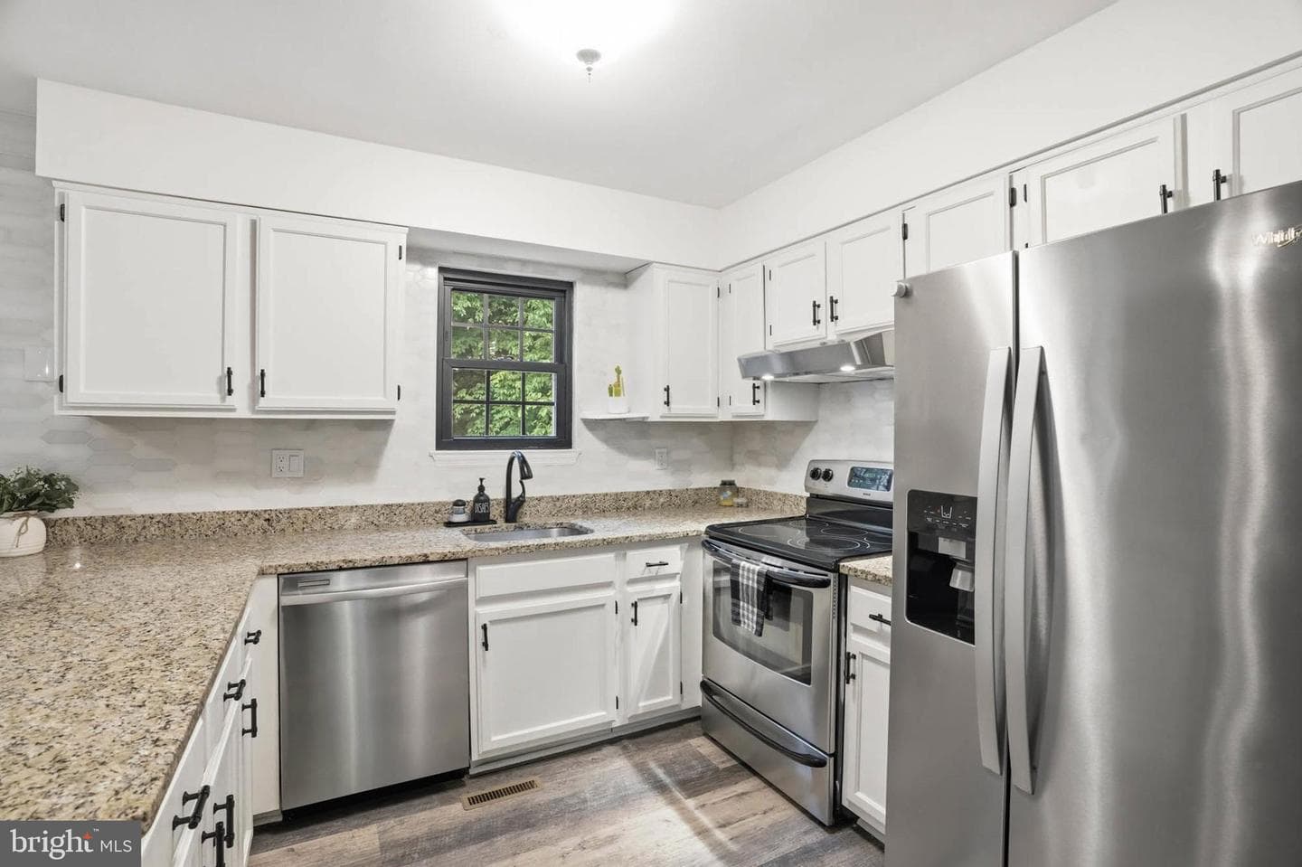 9673 Horsham Drive NW photo 8