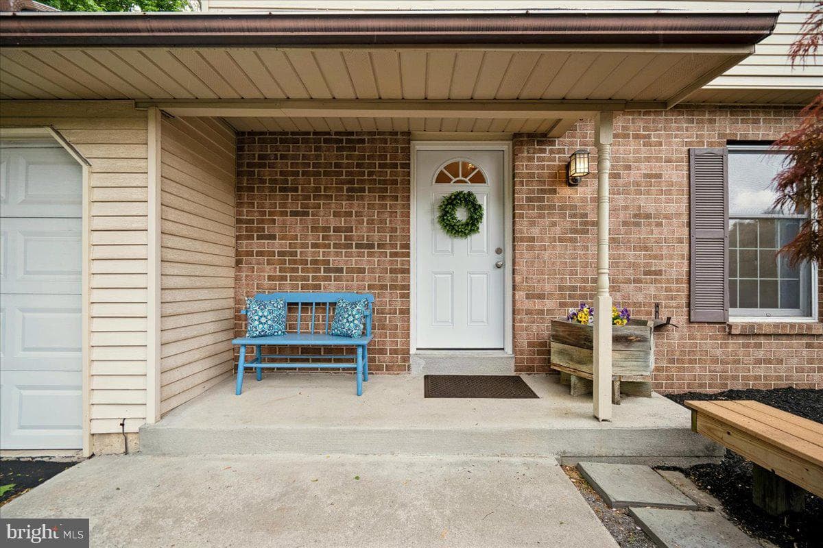 4661 Palomino Court photo 3