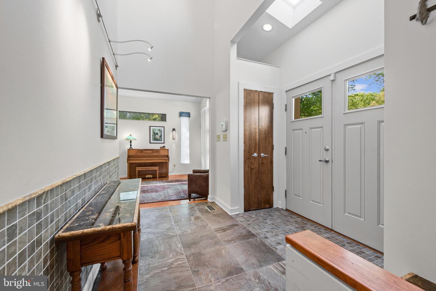 10310 Twinedew Place photo 3