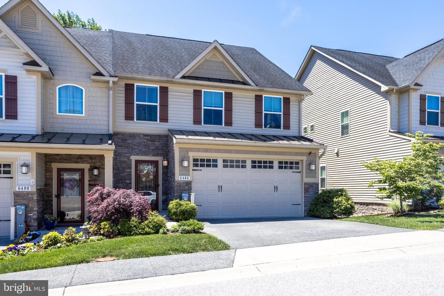 6486 Park Forest Circle photo 1