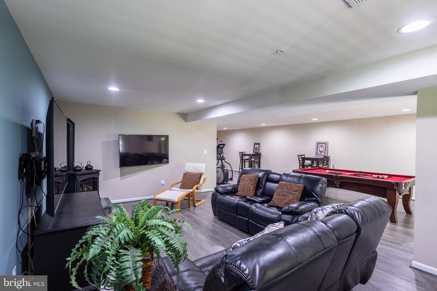 6486 Park Forest Circle photo 104