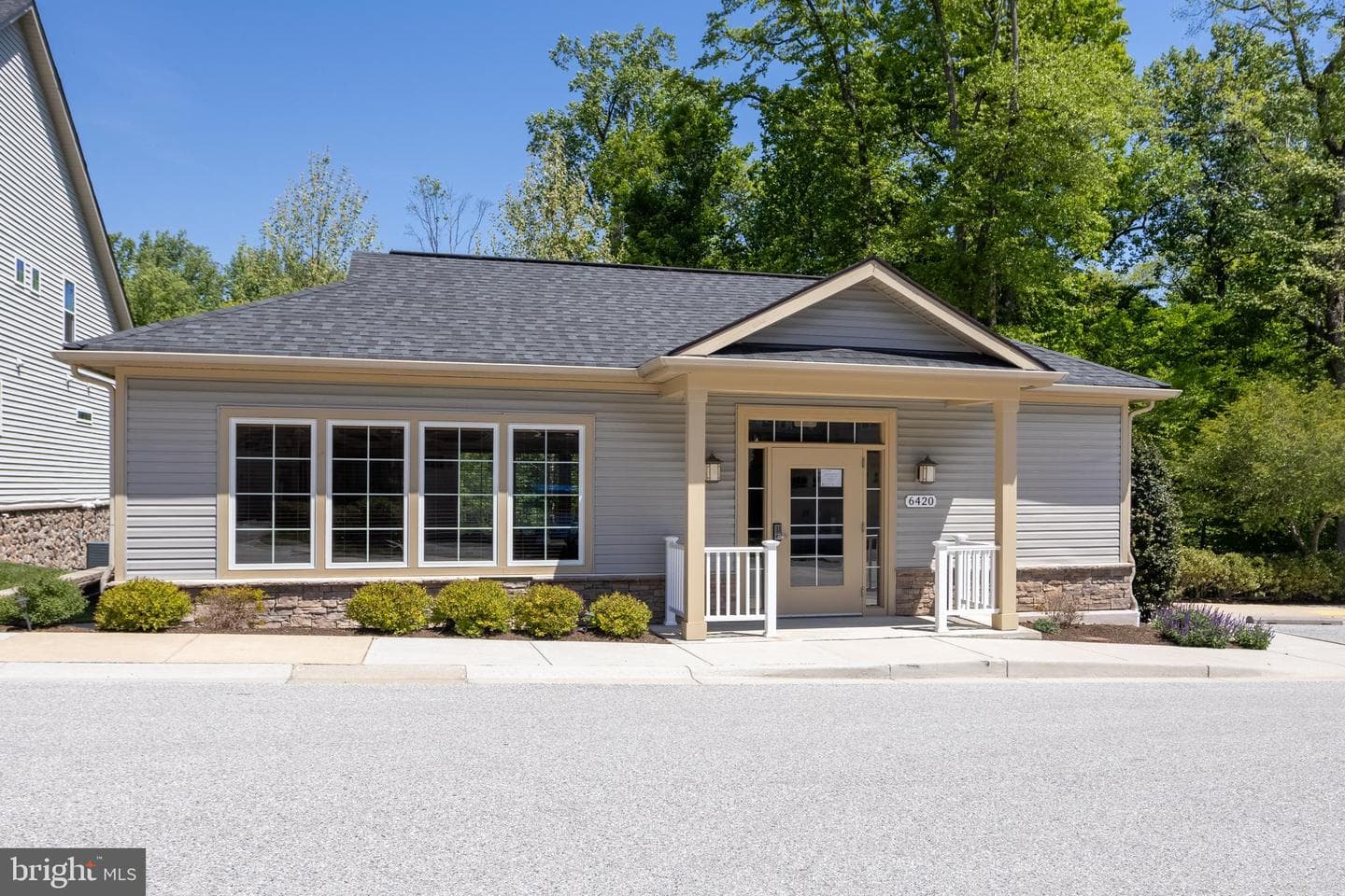 6486 Park Forest Circle photo 112