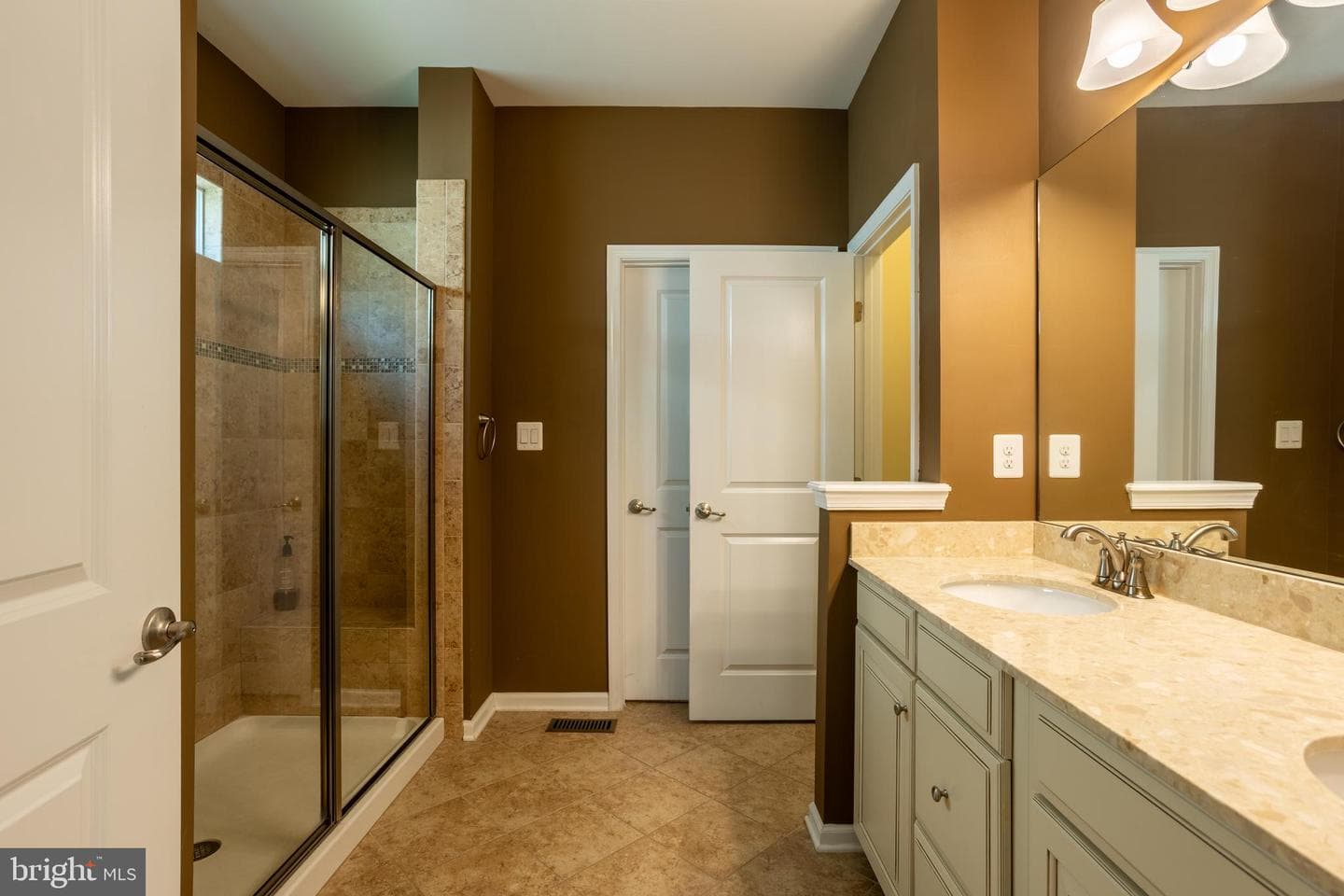 6486 Park Forest Circle photo 20