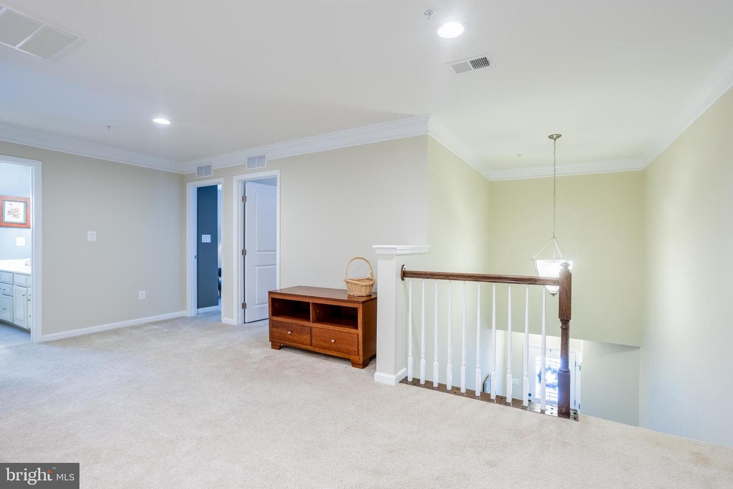 6486 Park Forest Circle photo 43