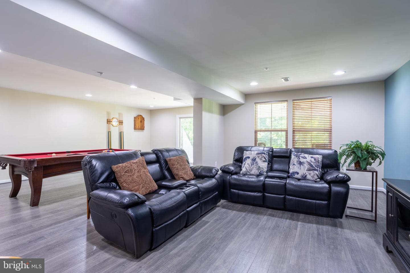 6486 Park Forest Circle photo 60