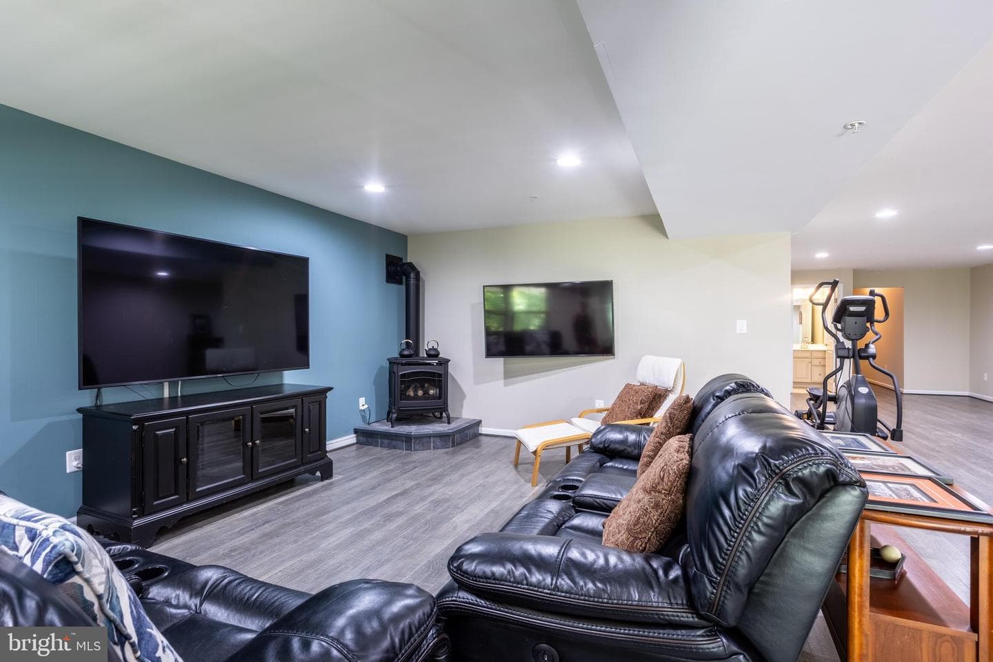 6486 Park Forest Circle photo 62