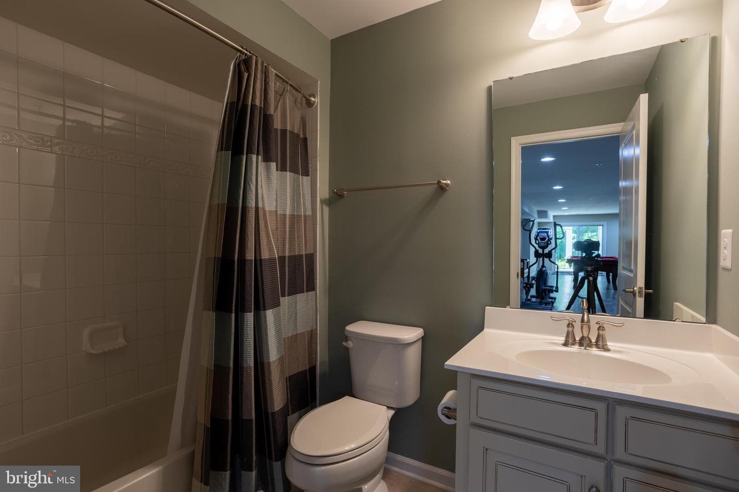 6486 Park Forest Circle photo 88