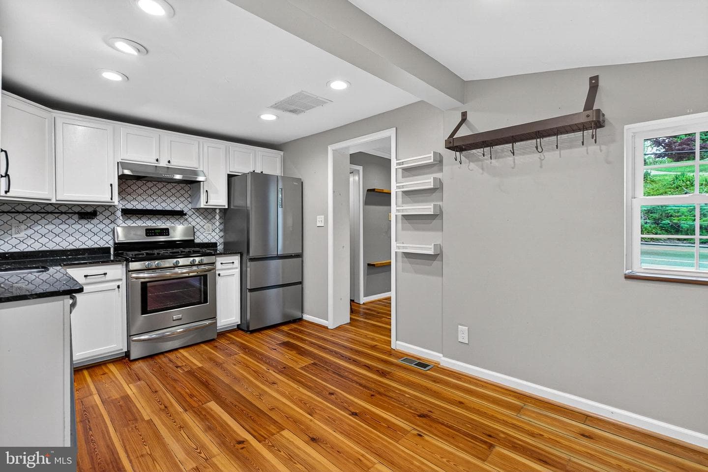 8669 Frederick Road photo 18