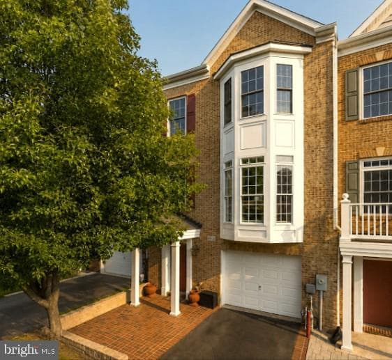 8913 Lee Manor Drive photo 1