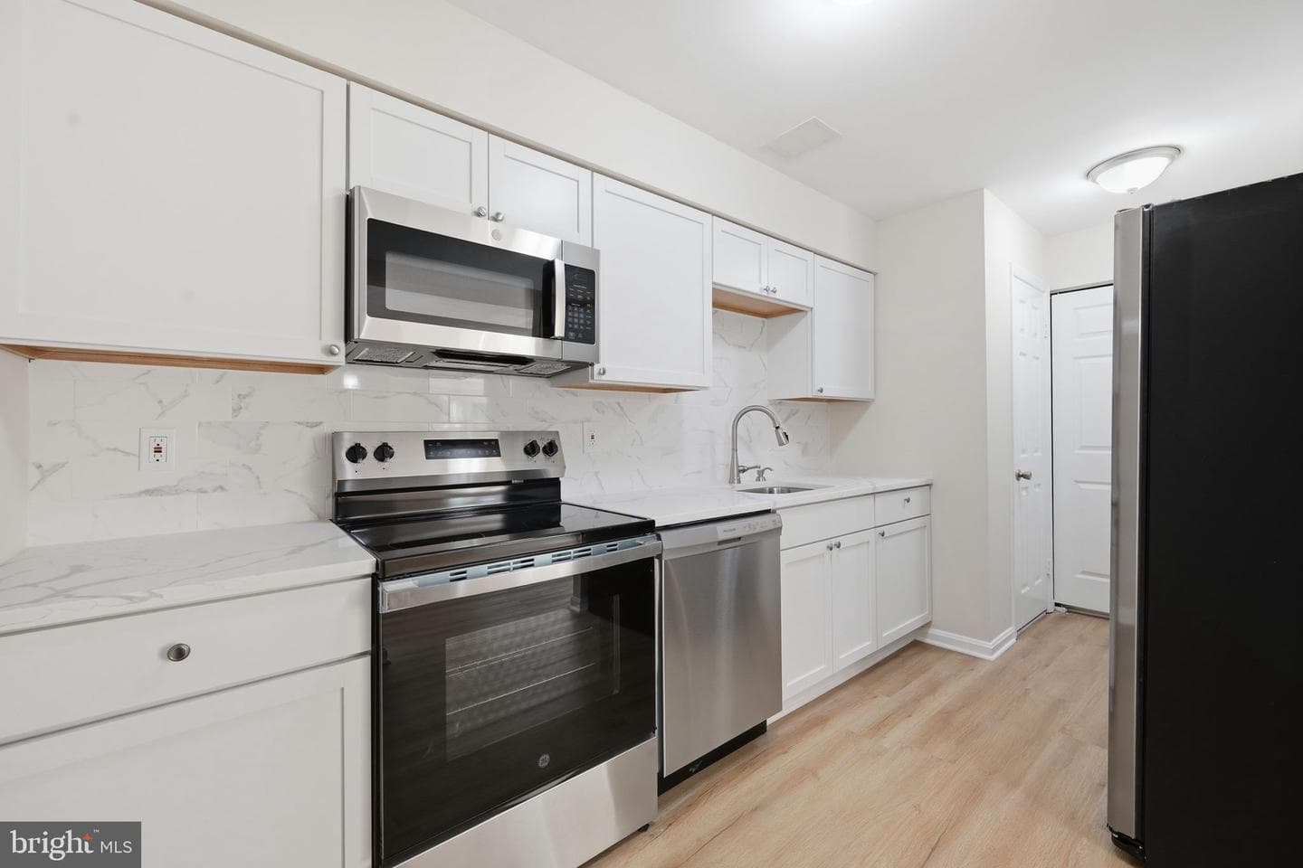 9045 N Laurel Road #k photo 10