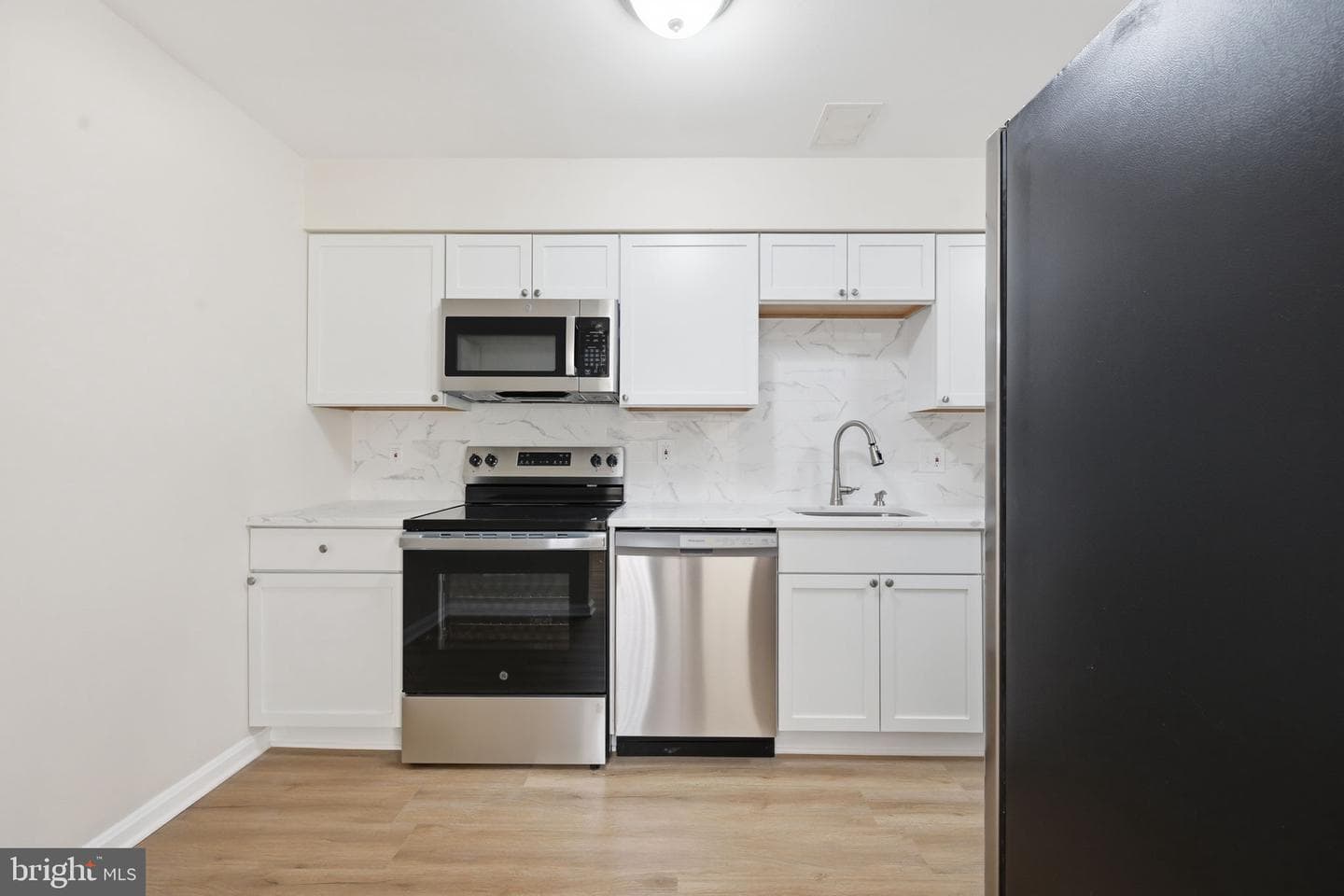 9045 N Laurel Road #k photo 12